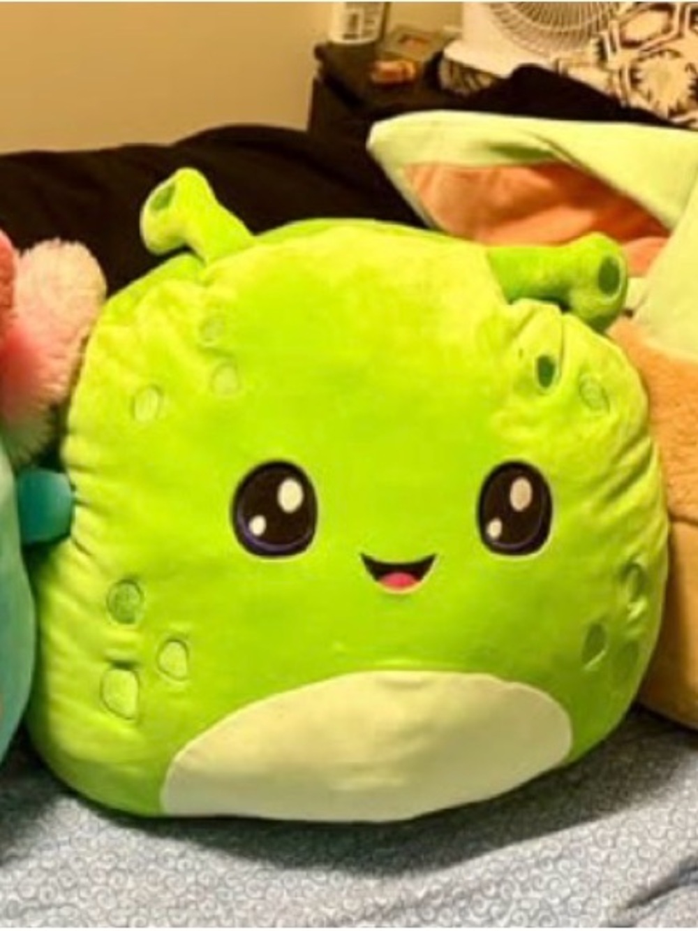 Reserved** Alien squishmallow